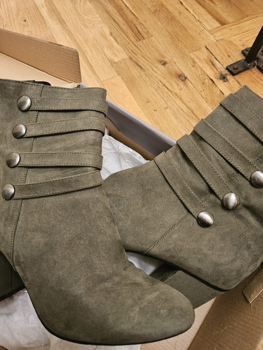 Reaction Kenneth Cole Olive Green Suede Heeled Ankle Boots
